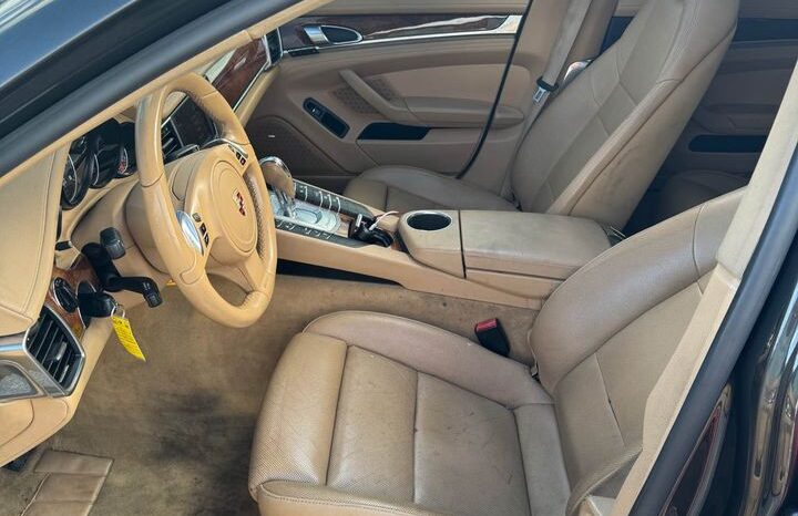 2012 Porsche Panamera 4 full