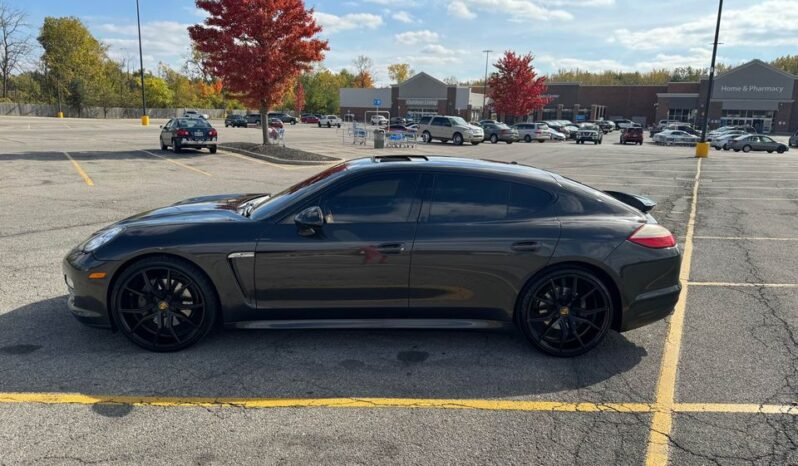 2012 Porsche Panamera 4 full