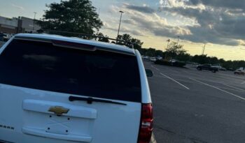 2013 Chevrolet Suburban LT full
