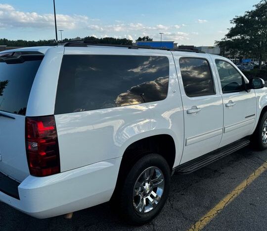 2013 Chevrolet Suburban LT full
