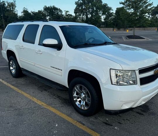 2013 Chevrolet Suburban LT full