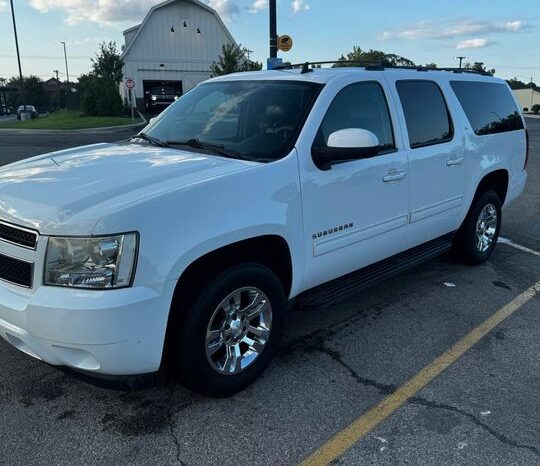 2013 Chevrolet Suburban LT full