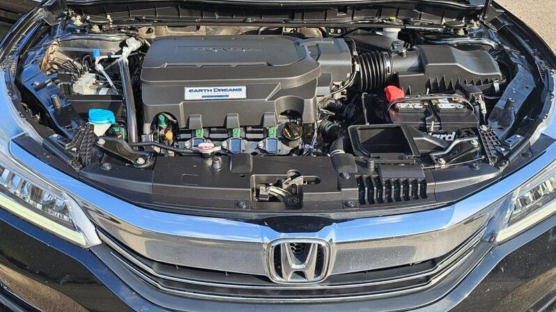2017 Honda Accord full