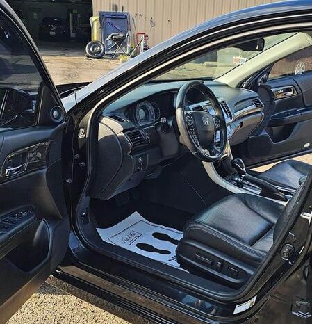 2017 Honda Accord full