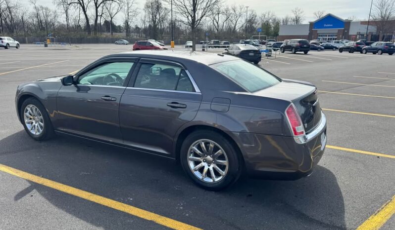 2013 Chrysler 300 full