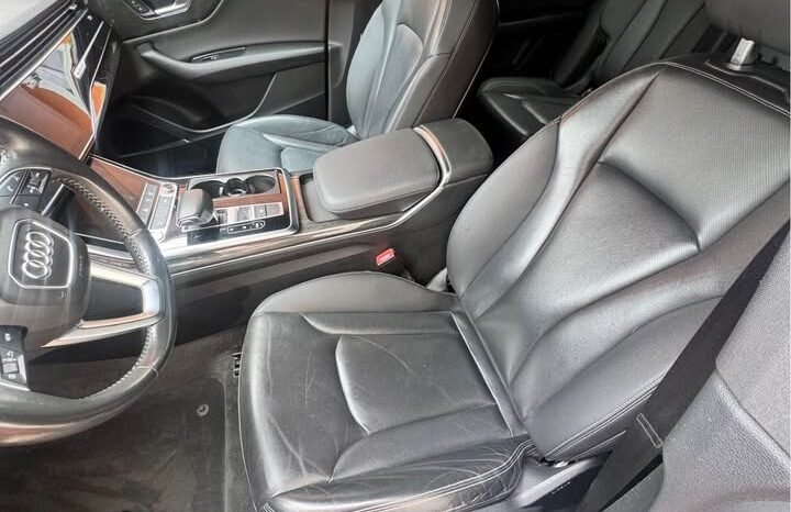 2019 Audi Q8 full