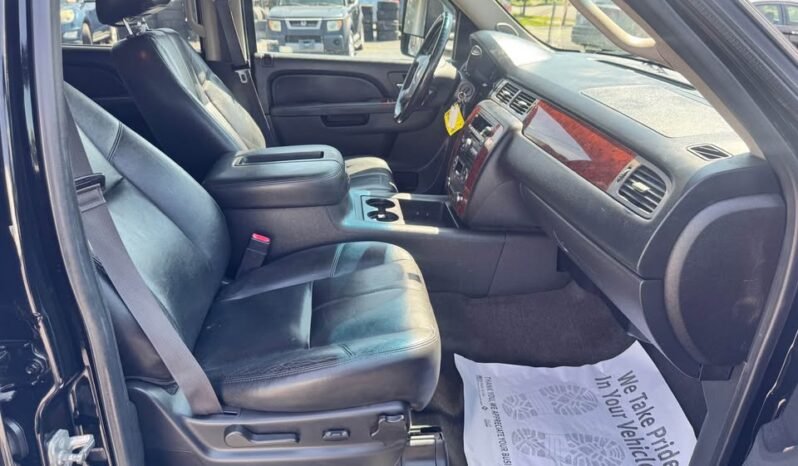 2013 Chevrolet Suburban LT full