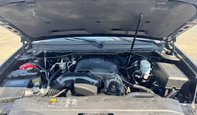 2013 Chevrolet Suburban LT full