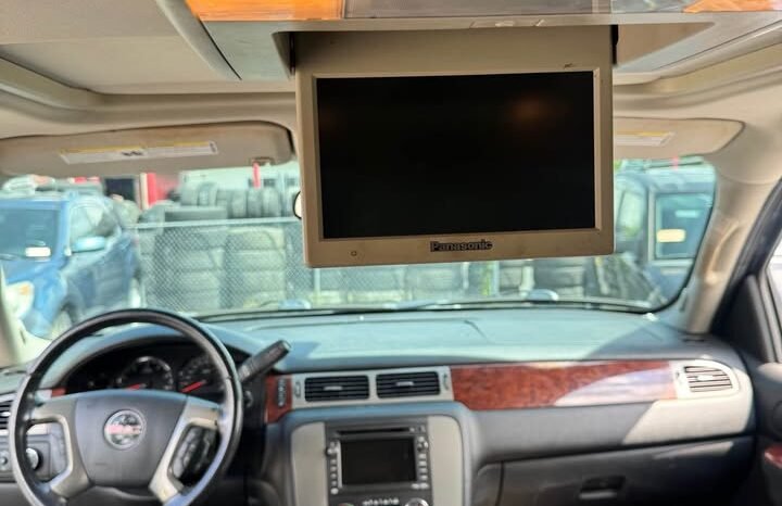 2011 GMC Yukon full