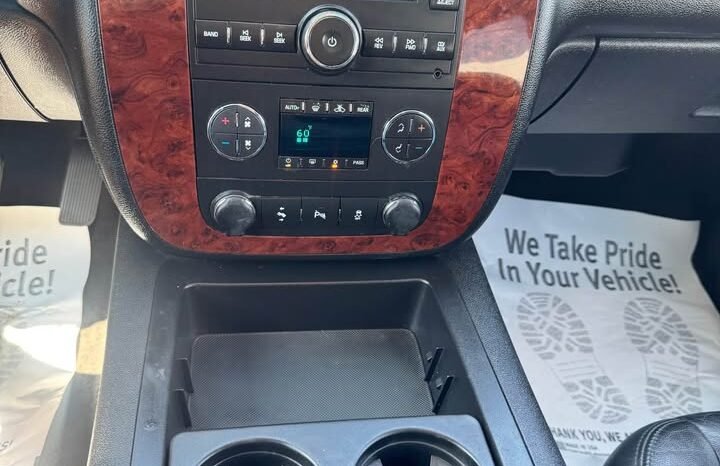 2013 Chevrolet Suburban LT full