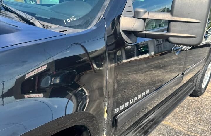 2013 Chevrolet Suburban LT full